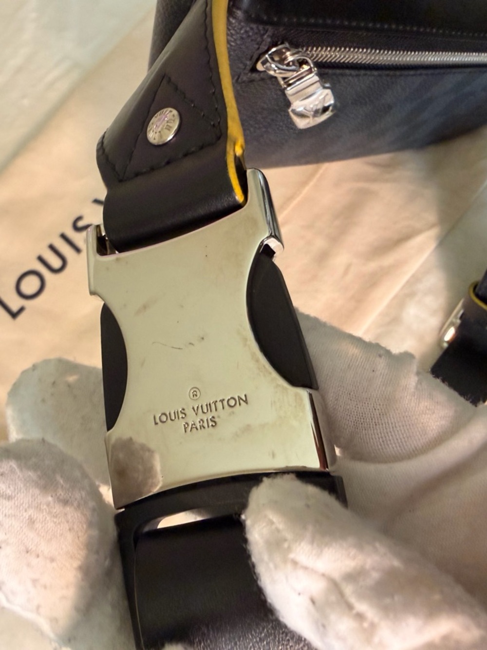 Louis Vuitton Damier Graphite Rainbow Logo Discovery Bum Bag - Picture 6 of 16